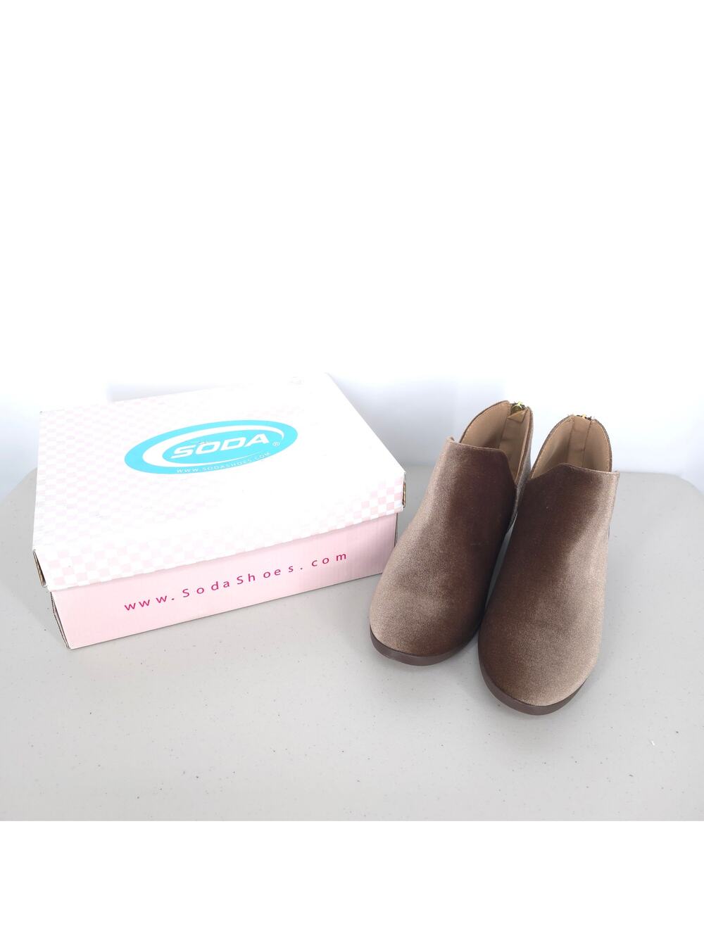 Soda Light Taupe Velour Booties Size 8 NIB